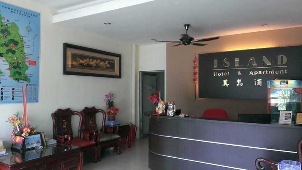 Oyo 44078 The Island Hotel Kampong Pasir Bogak Exterior foto