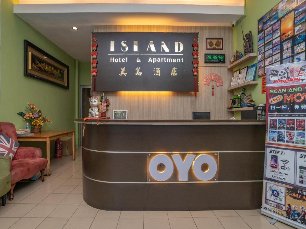Oyo 44078 The Island Hotel Kampong Pasir Bogak Exterior foto
